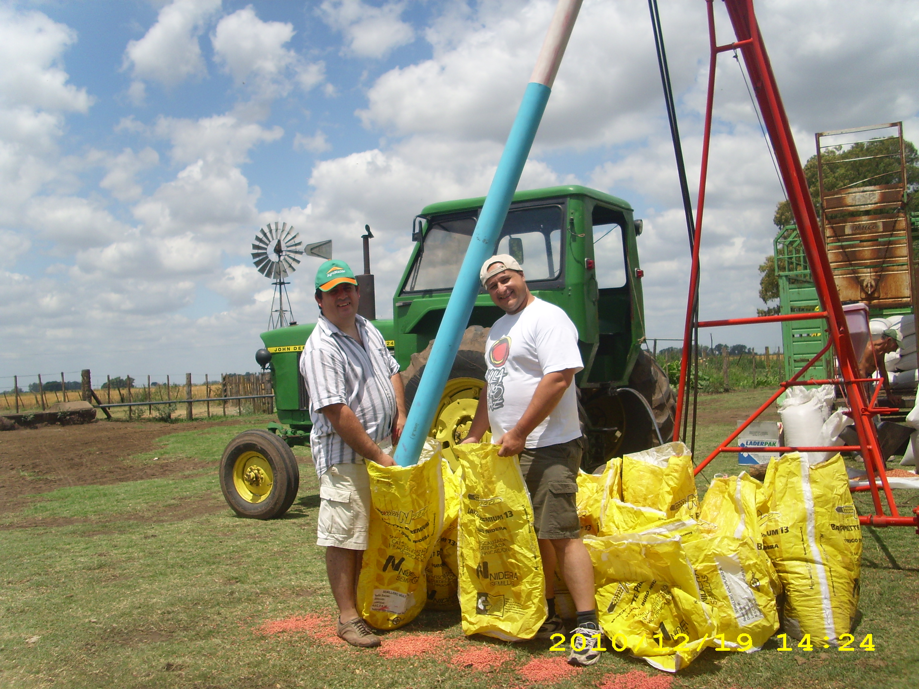 fotos/2010-12-19 - Campo coco siembra soja/IMG_4378.JPG